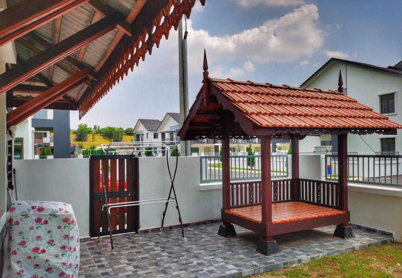Pesona Suri Homestay Batu Pahat Exterior foto
